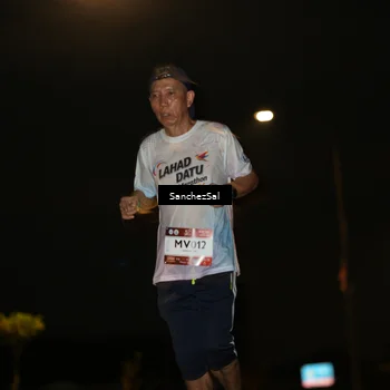 Runner Photo 7687679