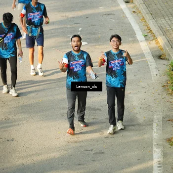 Runner Photo 7687684