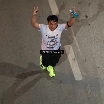Runner Photo 7687747