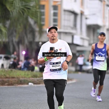Runner Photo 7687756