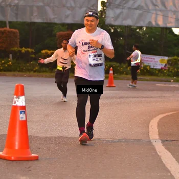 Runner Photo 7687759