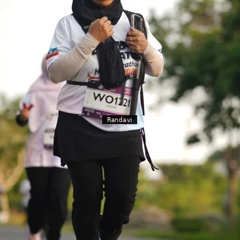 Runner Photo 7687768