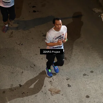Runner Photo 7687792