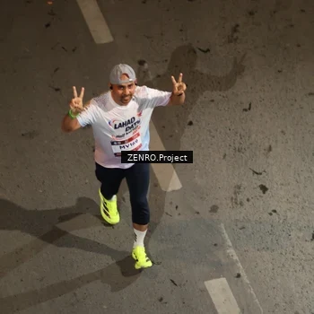 Runner Photo 7687793