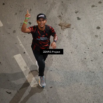 Runner Photo 7687840