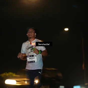 Runner Photo 7687845