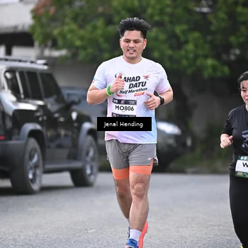 Runner Photo 7687879