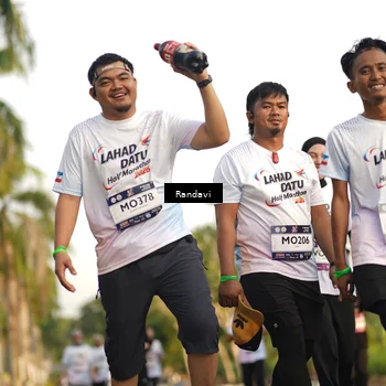 Runner Photo 7687915