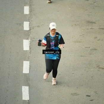 Runner Photo 7687957