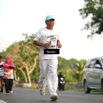 Runner Photo 7688021
