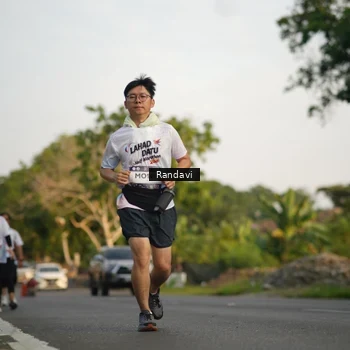 Runner Photo 7688118