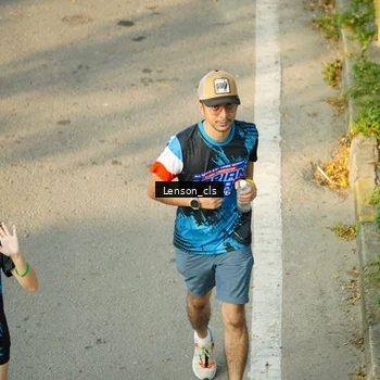 Runner Photo 7688136