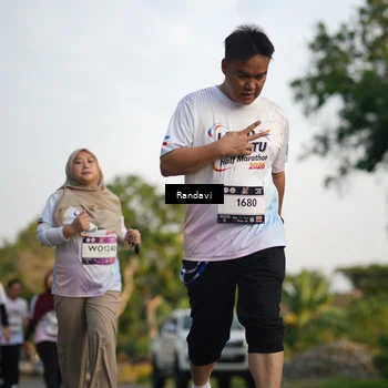 Runner Photo 7688176
