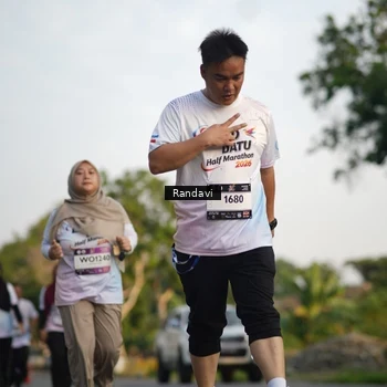 Runner Photo 7688198