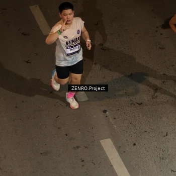 Runner Photo 7688636