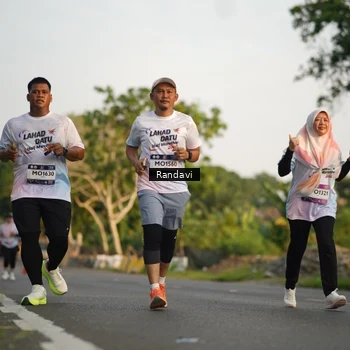 Runner Photo 7688668