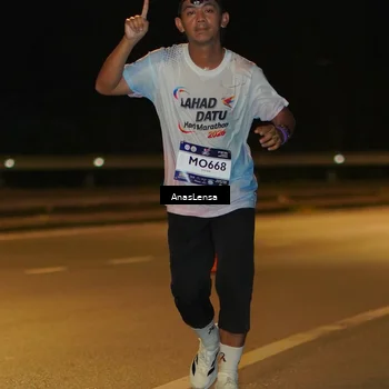 Runner Photo 7688671