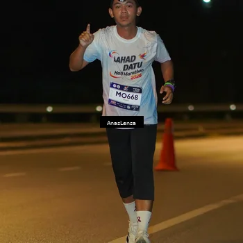 Runner Photo 7688673