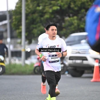 Runner Photo 7688723