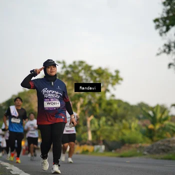 Runner Photo 7688751