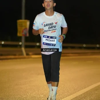 Runner Photo 7688767