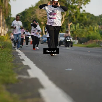 Runner Photo 7688779