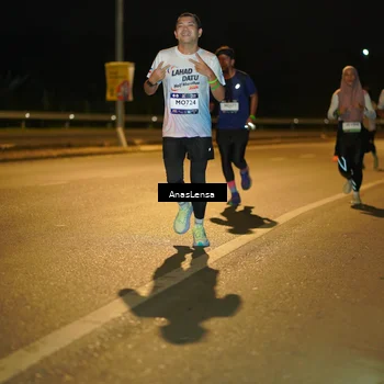 Runner Photo 7688859