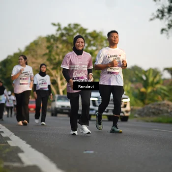Runner Photo 7688872