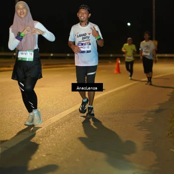 Runner Photo 7688957