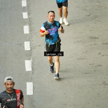 Runner Photo 7689015