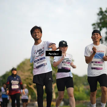 Runner Photo 7689022