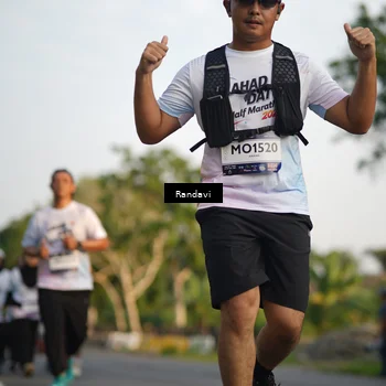 Runner Photo 7689033