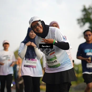 Runner Photo 7689085