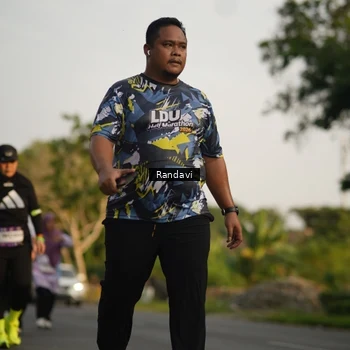 Runner Photo 7689212