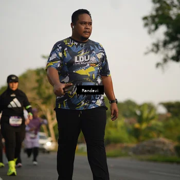 Runner Photo 7689215