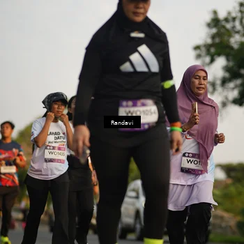 Runner Photo 7689216