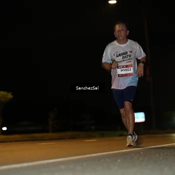 Runner Photo 7689242