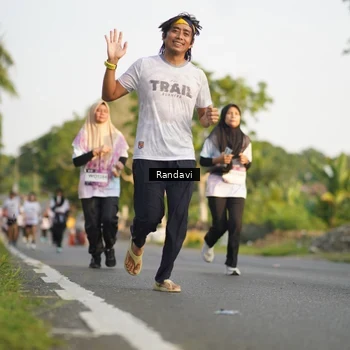Runner Photo 7689296