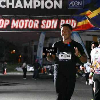 Runner Photo 7689338