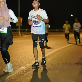 Runner Photo 7689342