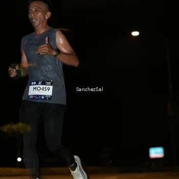 Runner Photo 7689380
