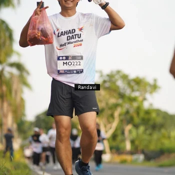 Runner Photo 7689392