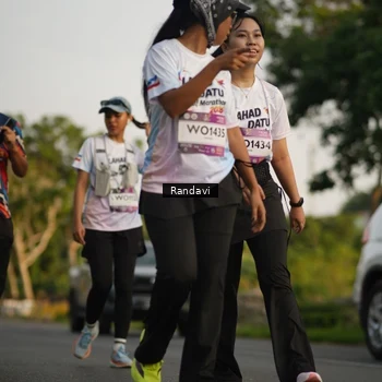 Runner Photo 7689472