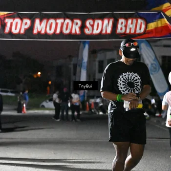 Runner Photo 7689538