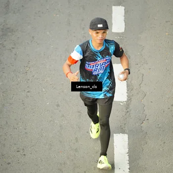 Runner Photo 7689691
