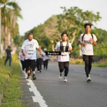 Runner Photo 7689740