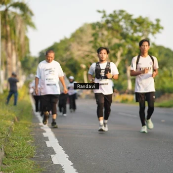 Runner Photo 7689761