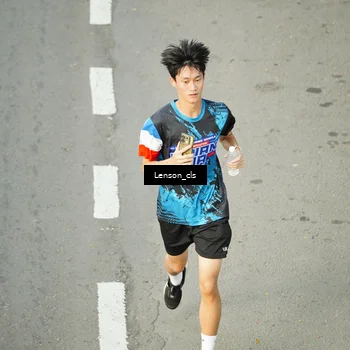 Runner Photo 7689773