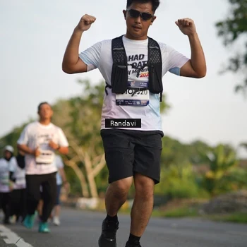 Runner Photo 7689789