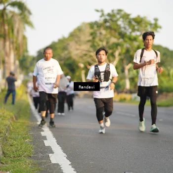 Runner Photo 7689831
